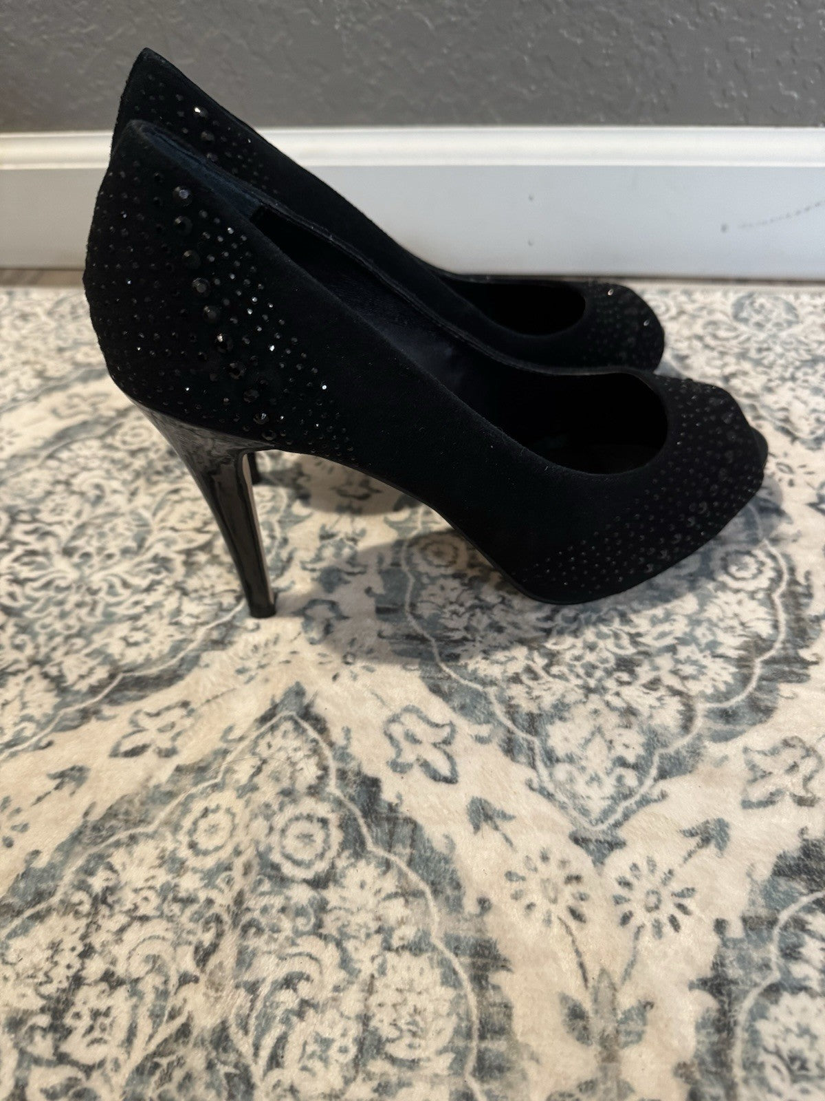 White House Black Market Black Beaded Pumps 9.5 In Great Shape