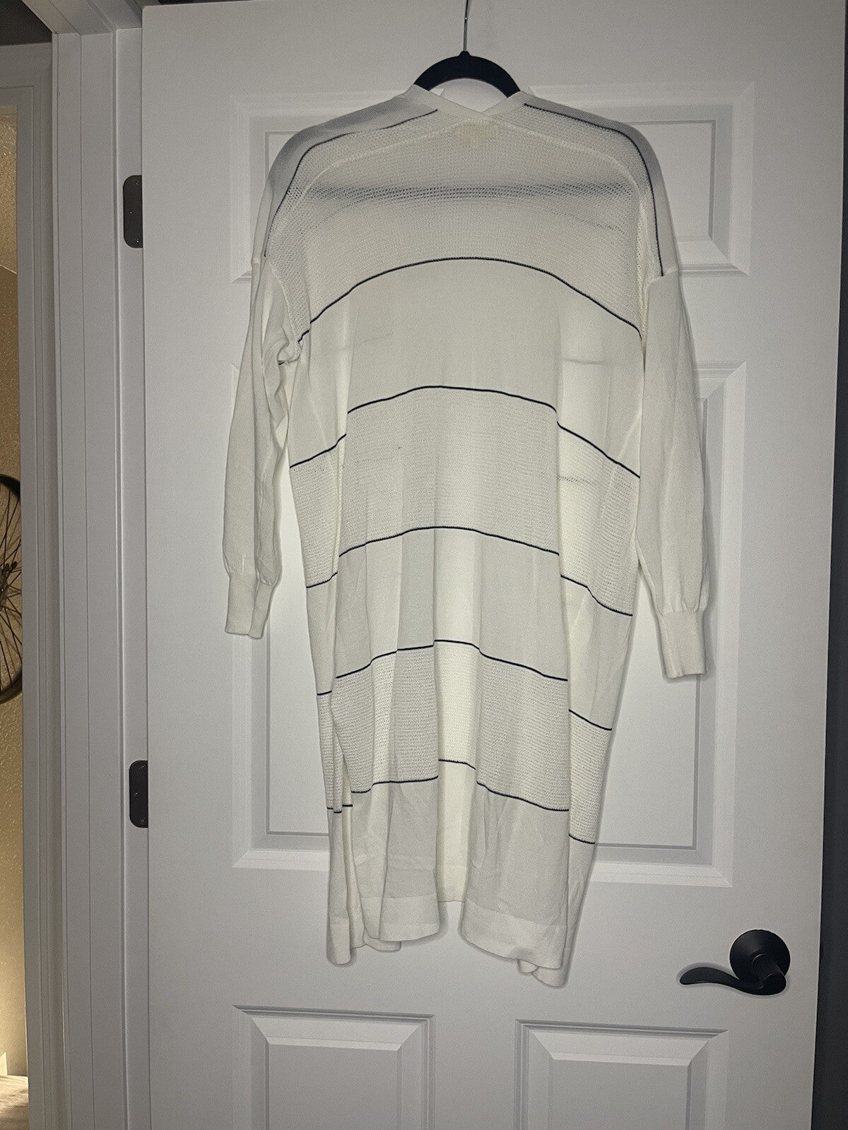 Mystree cardigan small white with black stripe 