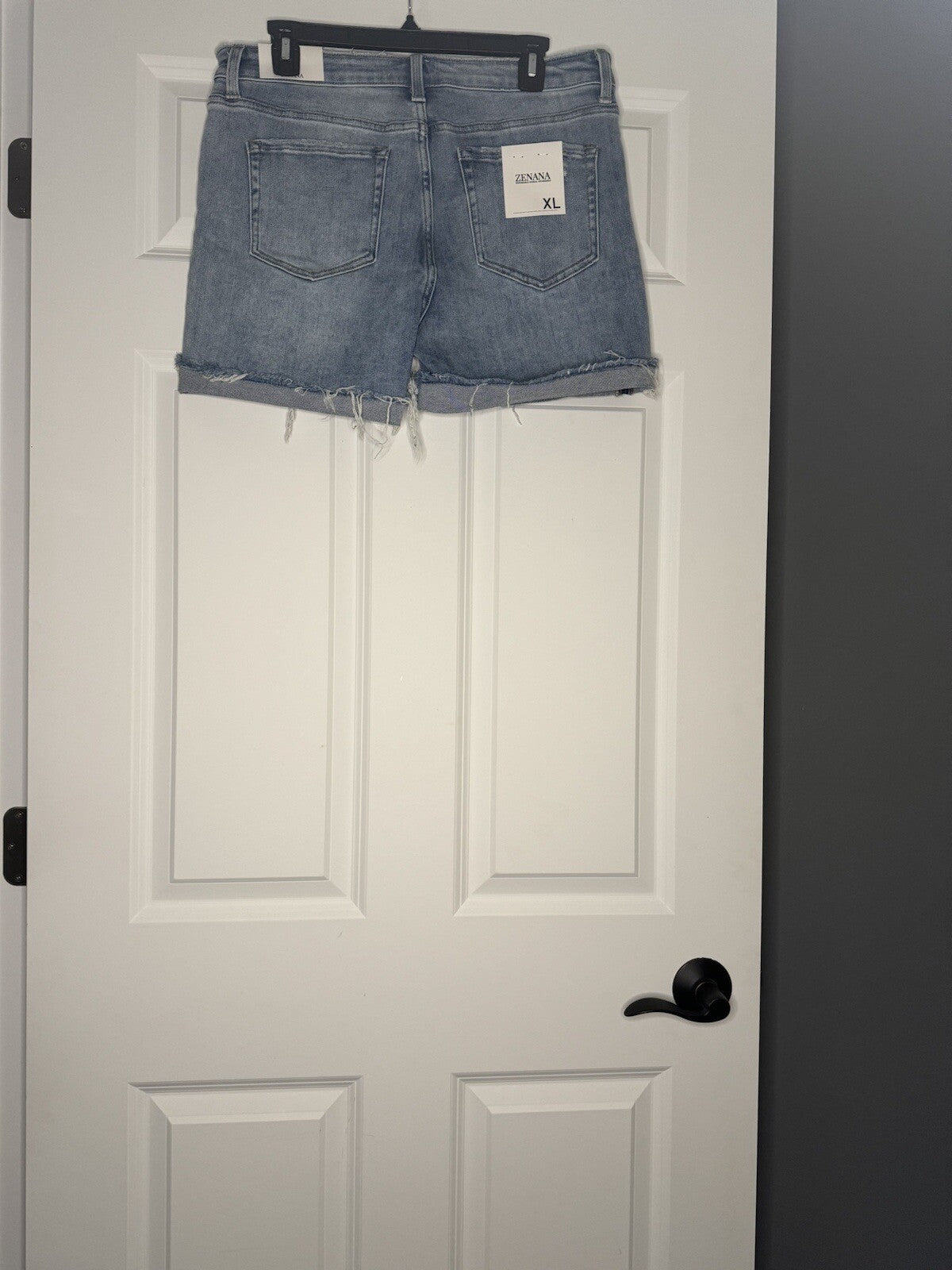Zenana Zivia Shorts Xl Some Distressing Nwt 36.00 
