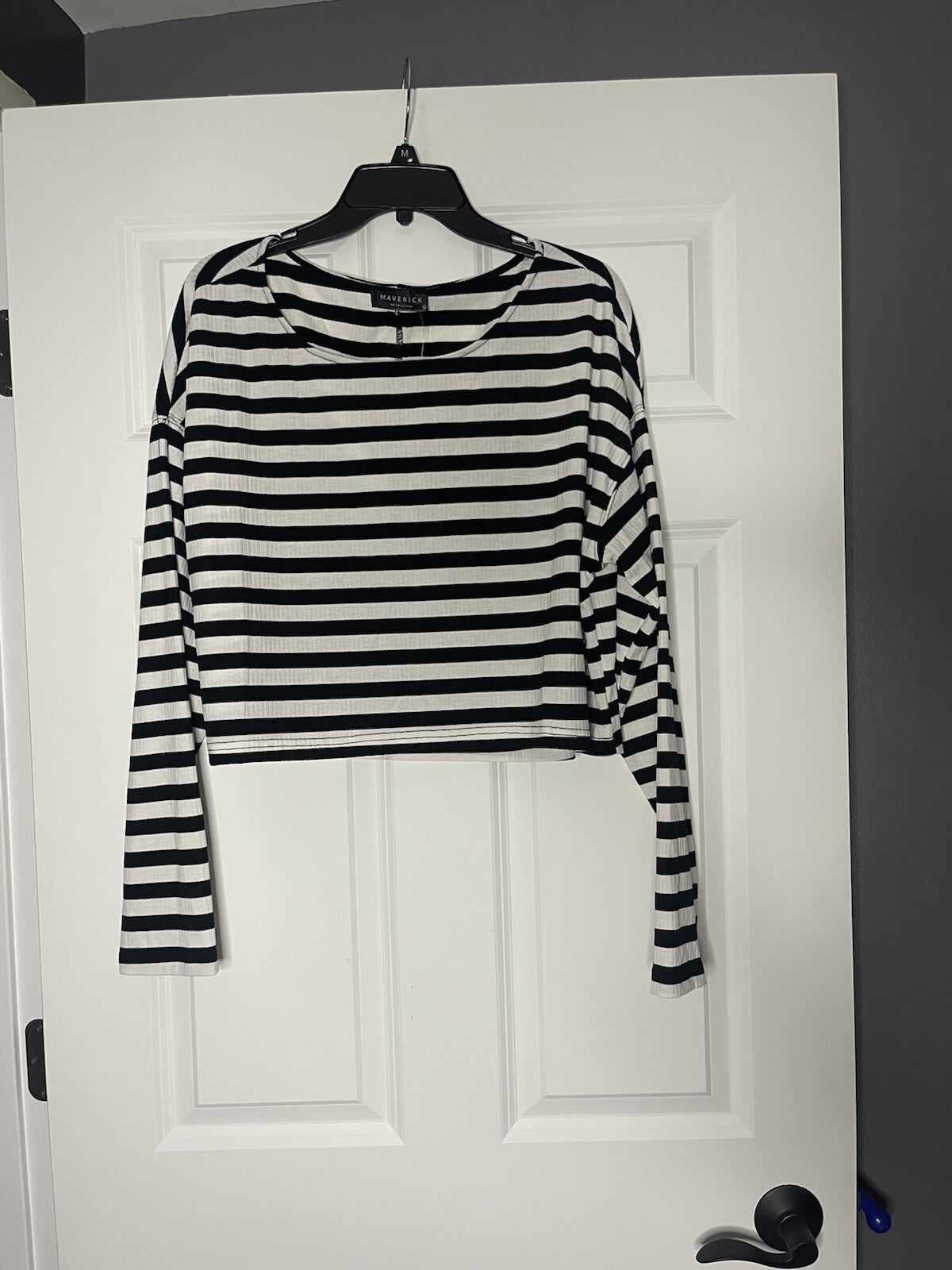 Maverick the Collection long sleeve crop top large black white stripe nwt