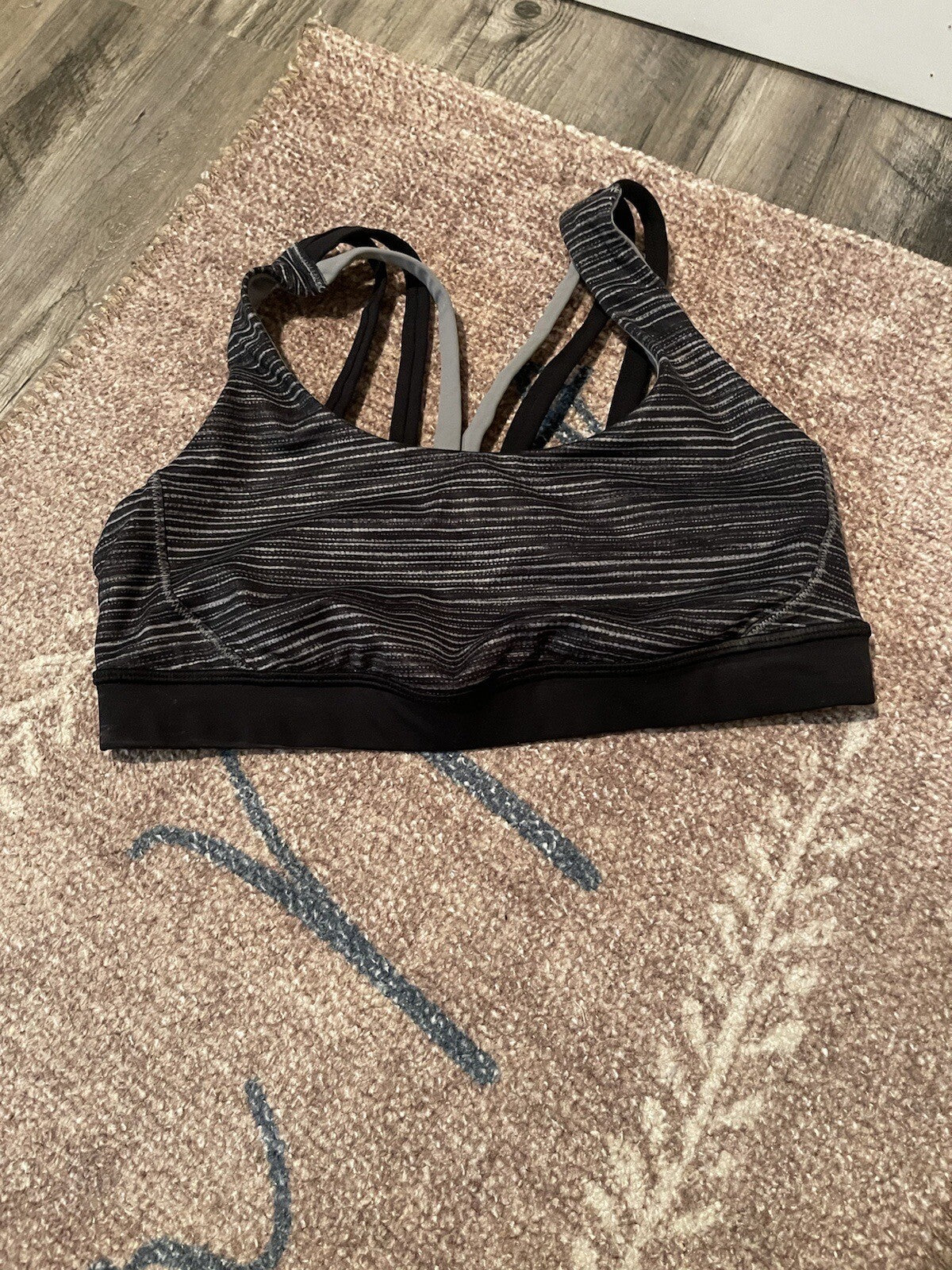Lululemon Sports Bra Size 6 Black Gray Stripe No Padding 
