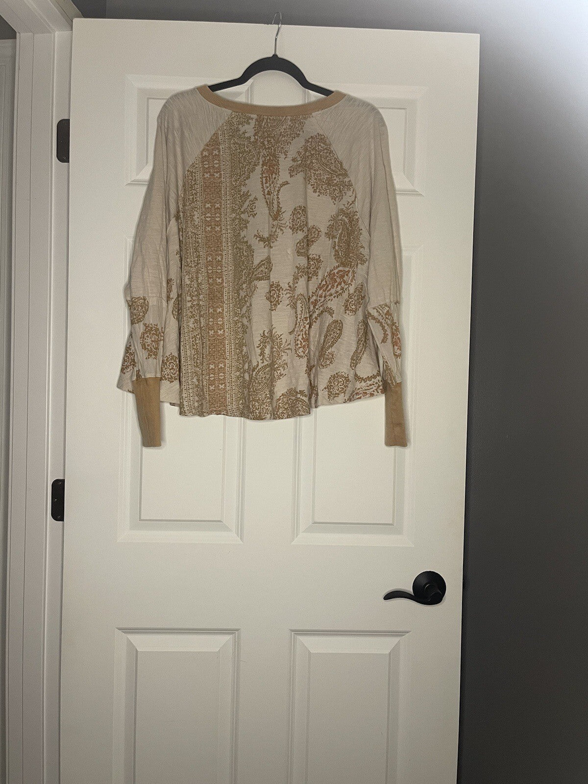 Free People  Blouse XS Mauve Taupe Tan Floral Print