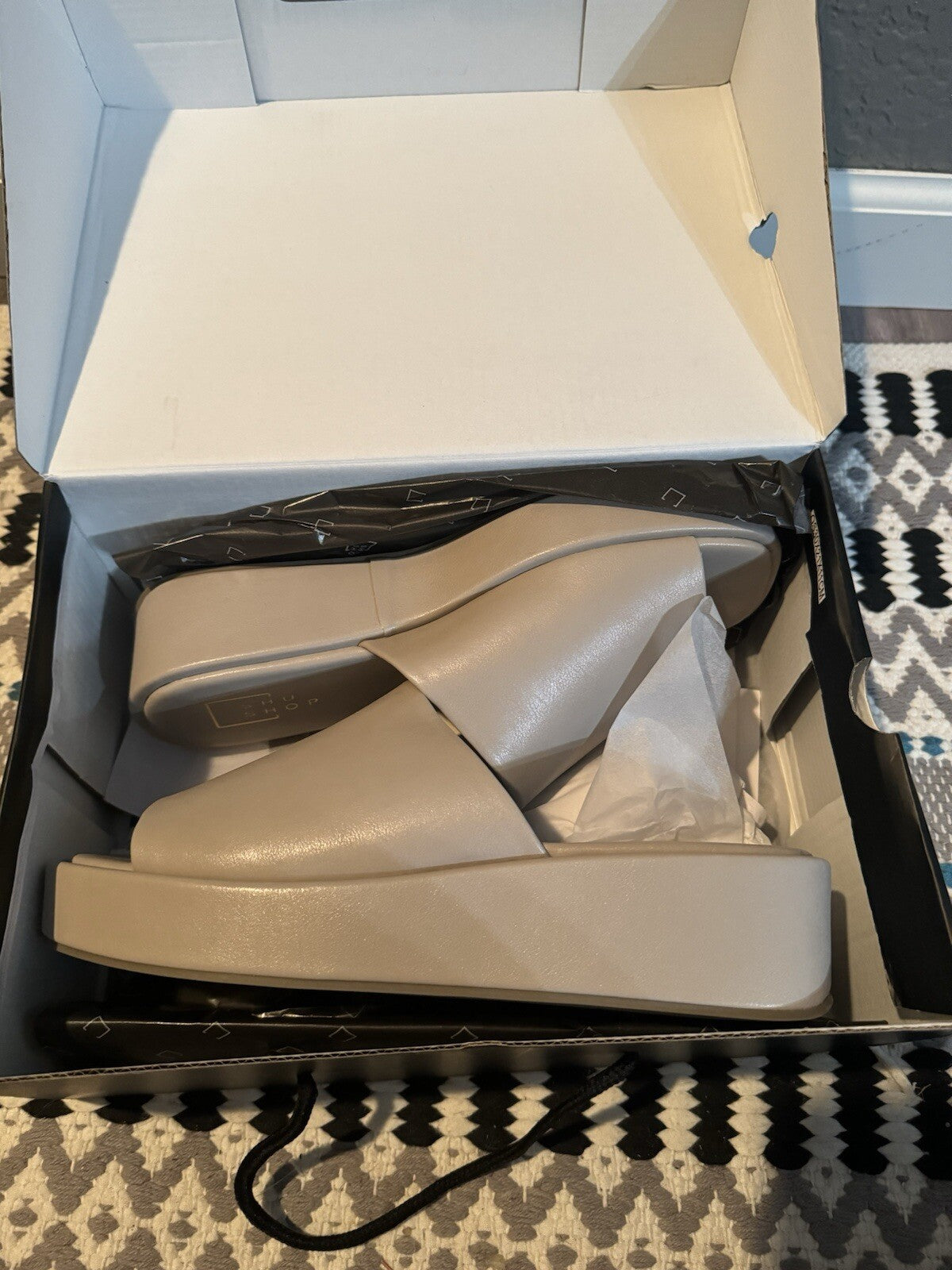 Shu Shop Taupe Slip On Heels 10 New In Box 