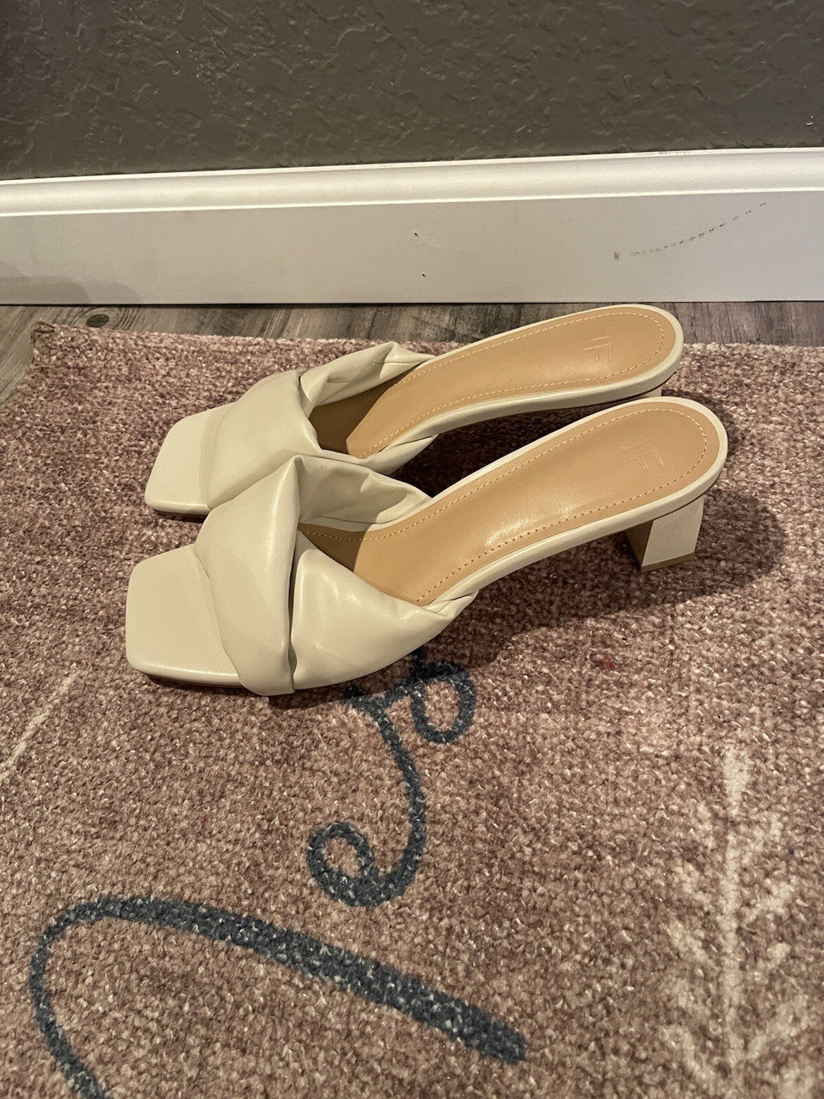 Jf Slide Heels Beige Size 10