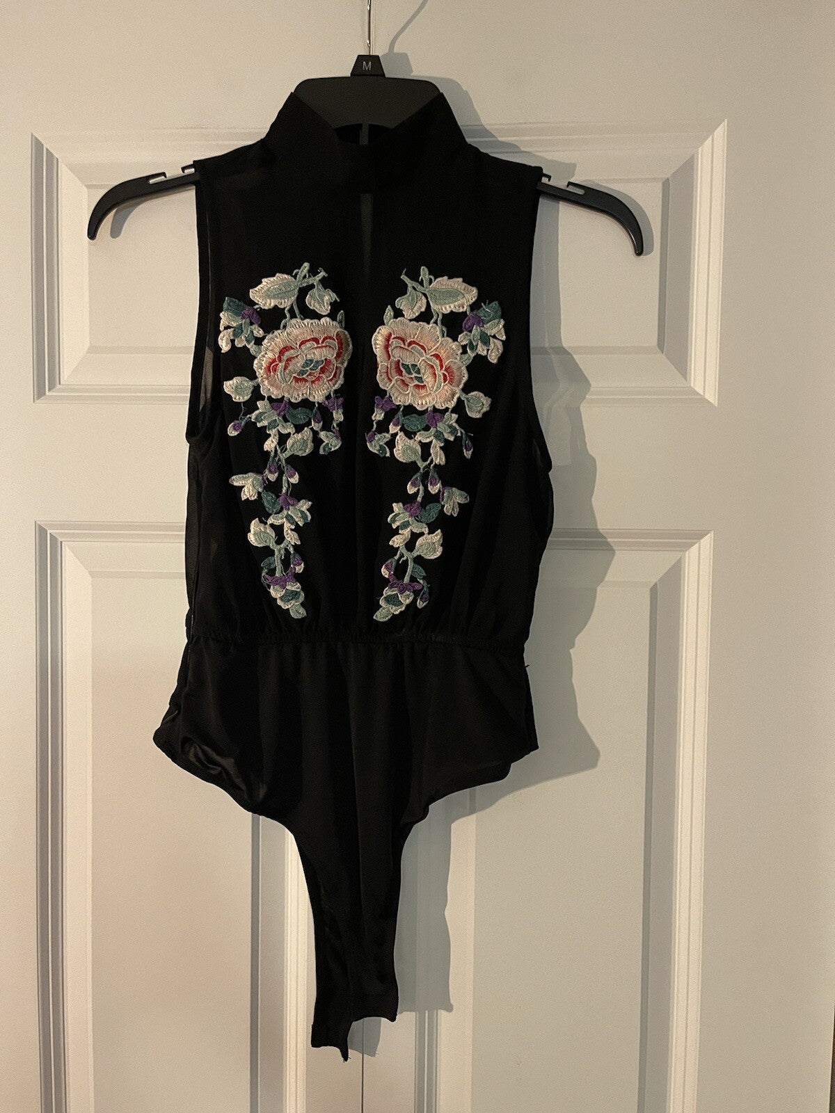 Pretty Little things sleeveless bodysuit Size 6 Black Multicolor Floral