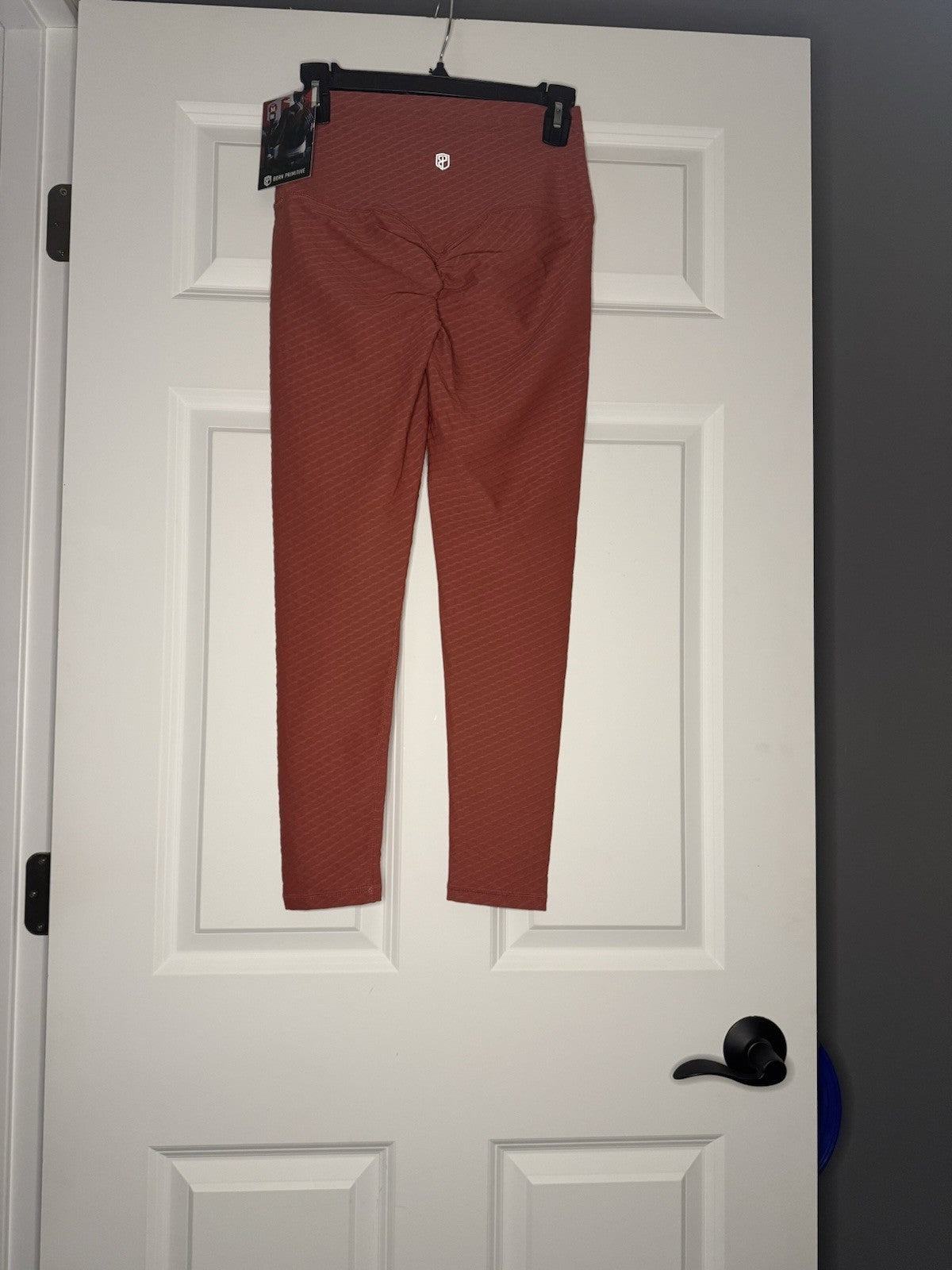 Born Primitive Leggings Medium Salmon Textured Cinch Butt Nwt 