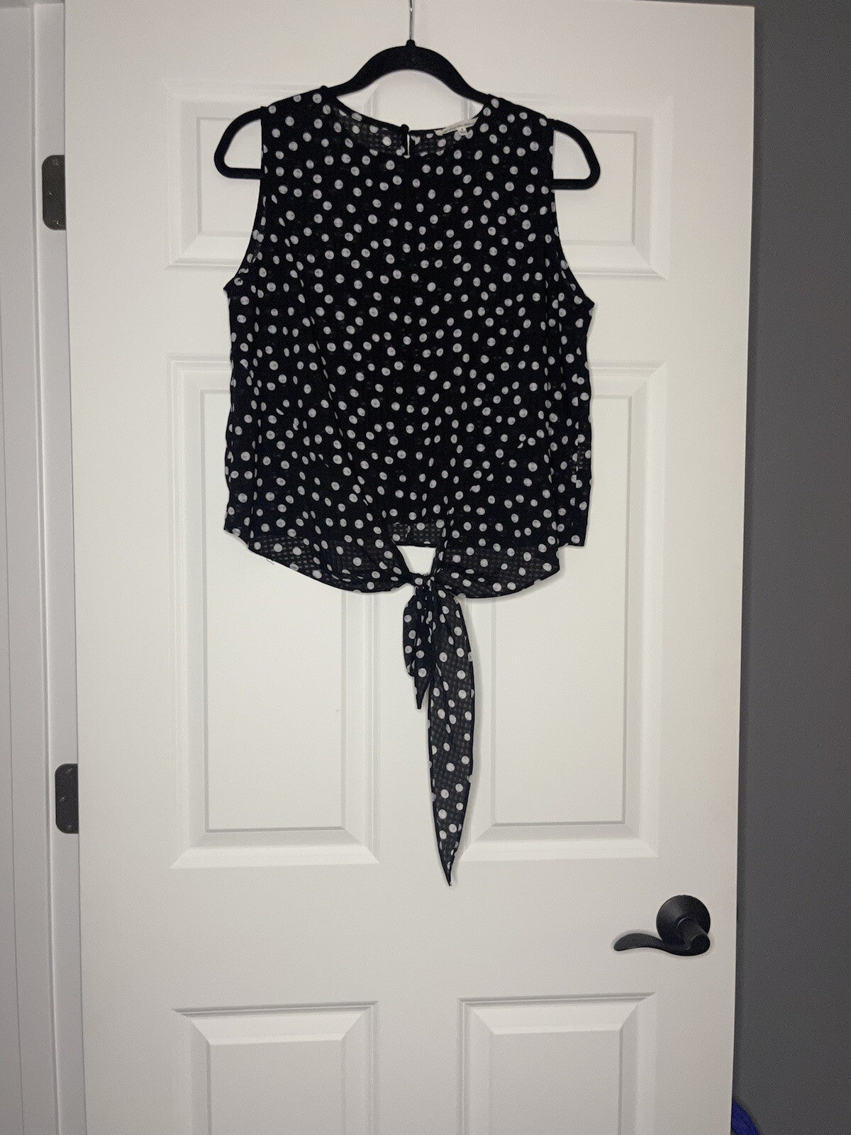 Symphony sleeveess blouse small black and white checkered polka dot print