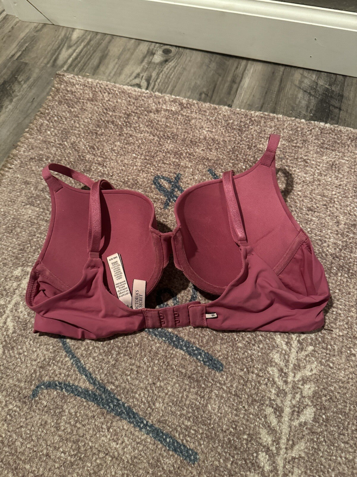Victorias Secret T Shirt Push-up Bra 34b Pink 