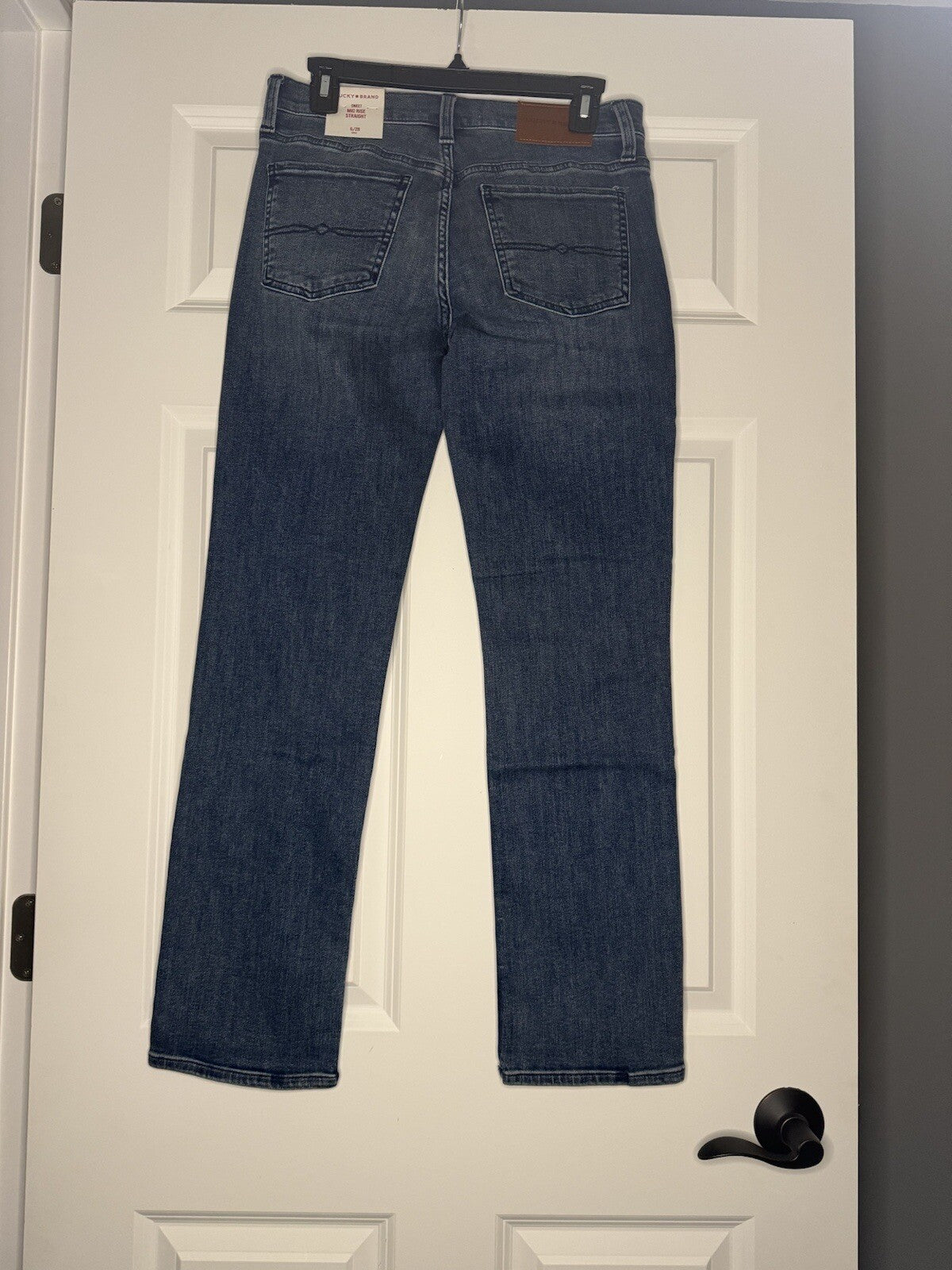 Lucky brand Sweet Midrise Straight Jeans 6/28 Nwt $99
