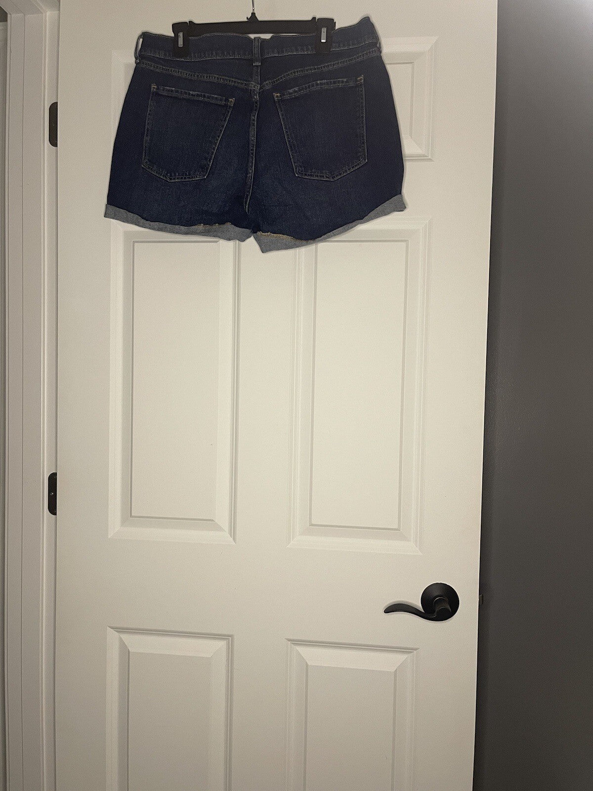 Old Navy Mid Rise Boyfriend Shorts Size 12 W Cuffs Blue