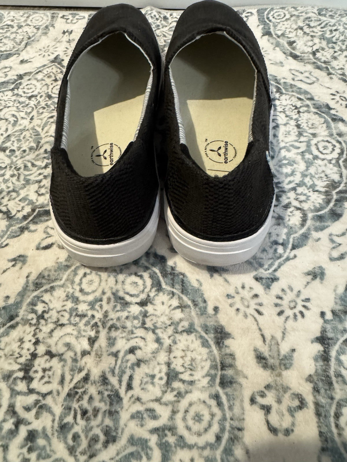 Toms Loafers 9.5 Black In Excellent Condition 