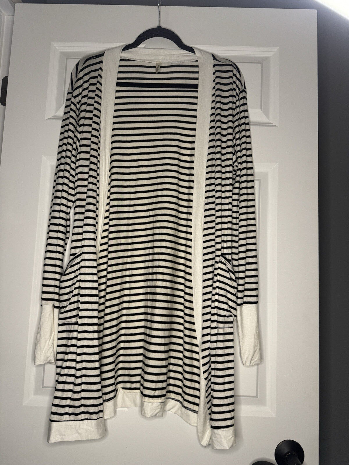 Magic Fit Cardigan Xl White Black Stripe