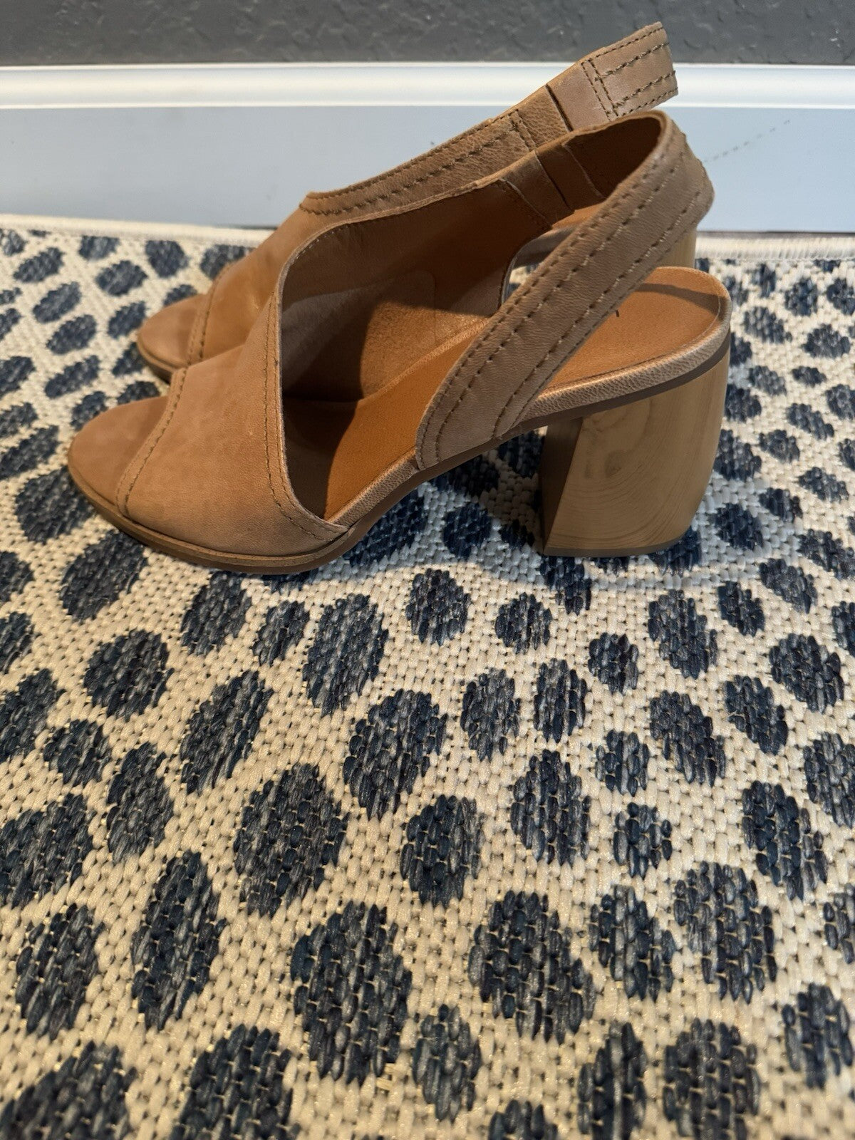 Lucky Brand Peep Toe Heels Tan Size 8 Brand New 