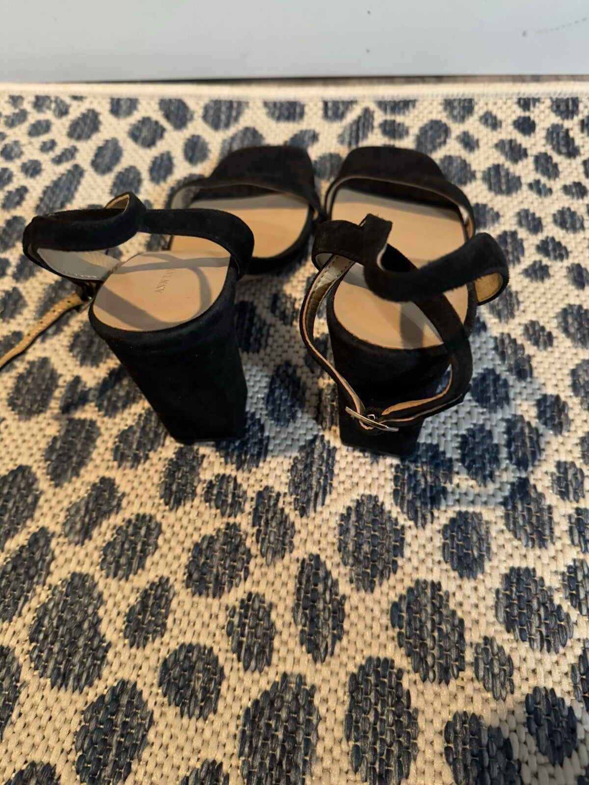 Ann Taylor 7.5 Velvet Strap Heels Black 