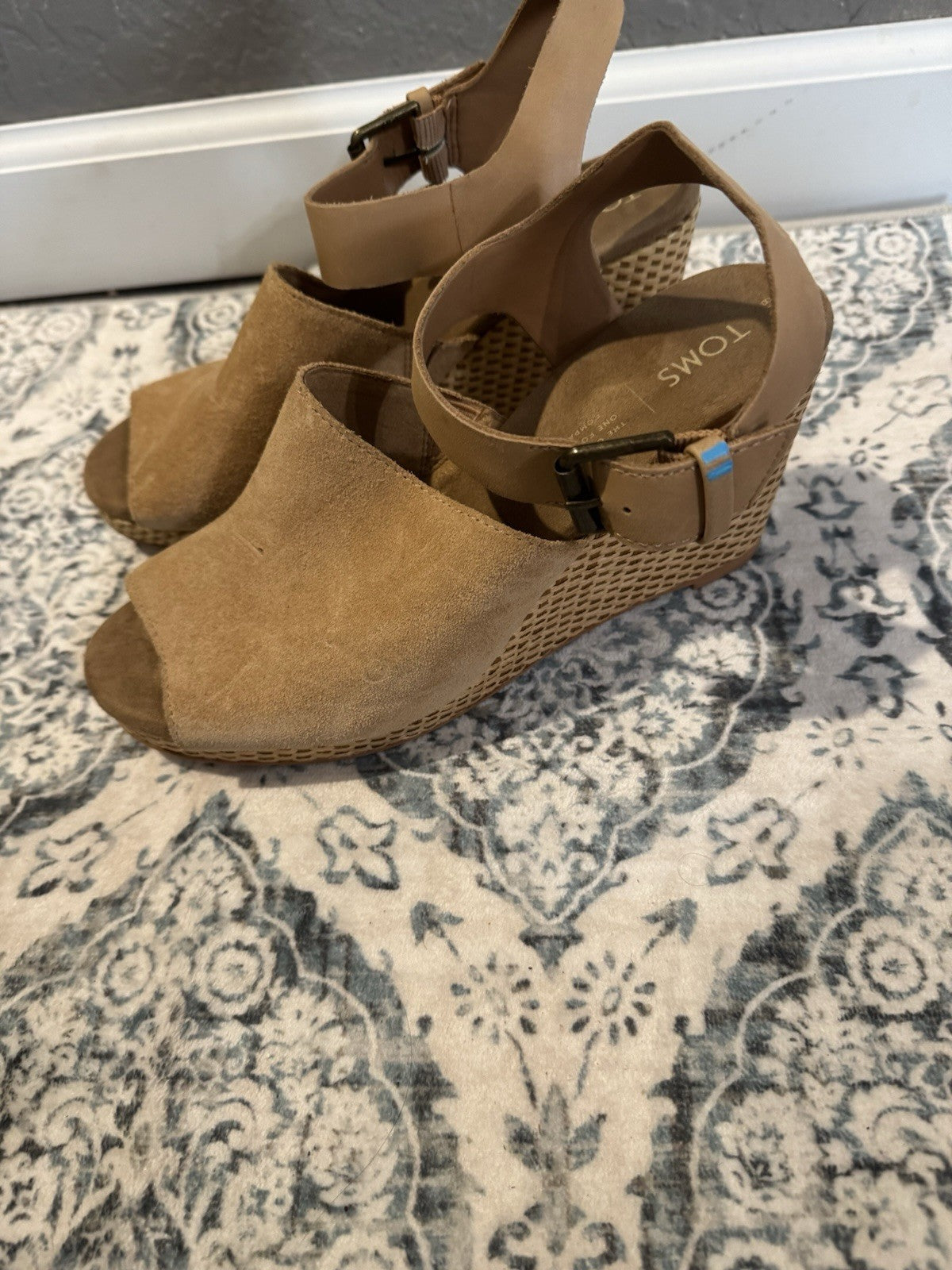 Toms Strappy Heel Sandals Brown Size 8 Small Marking Rt Foot Inside