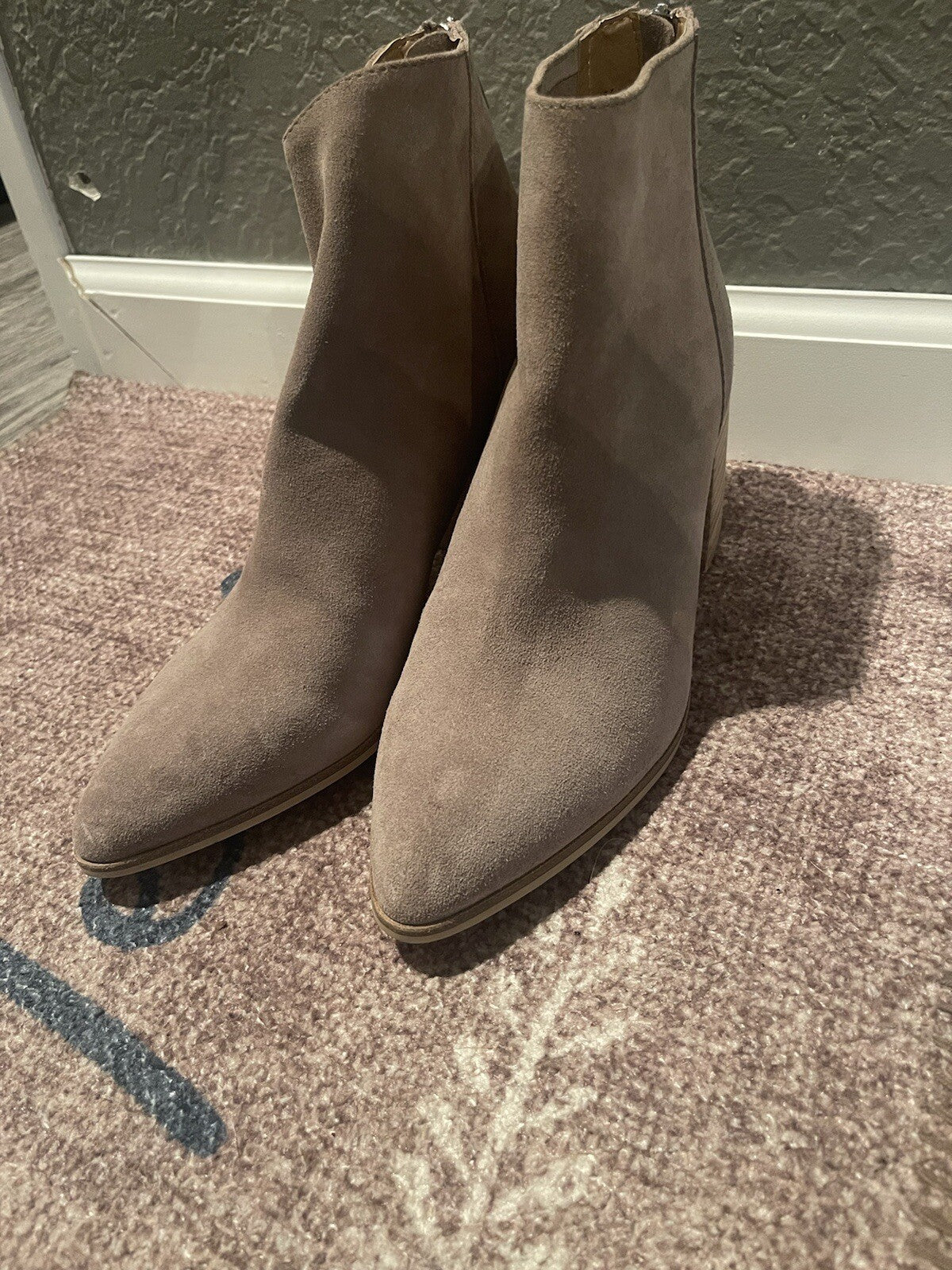Steve Madden boots taupe size 9 brand new 