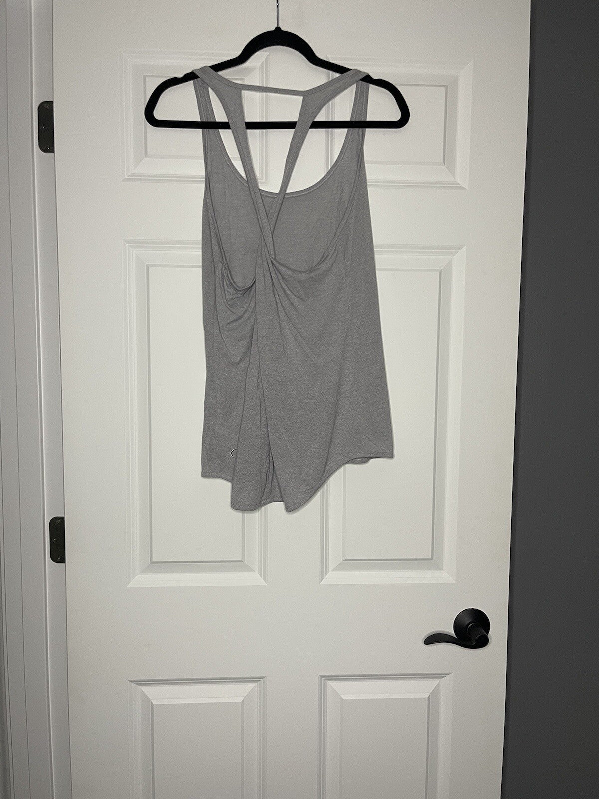 Zyia twist back tank xl light gray 