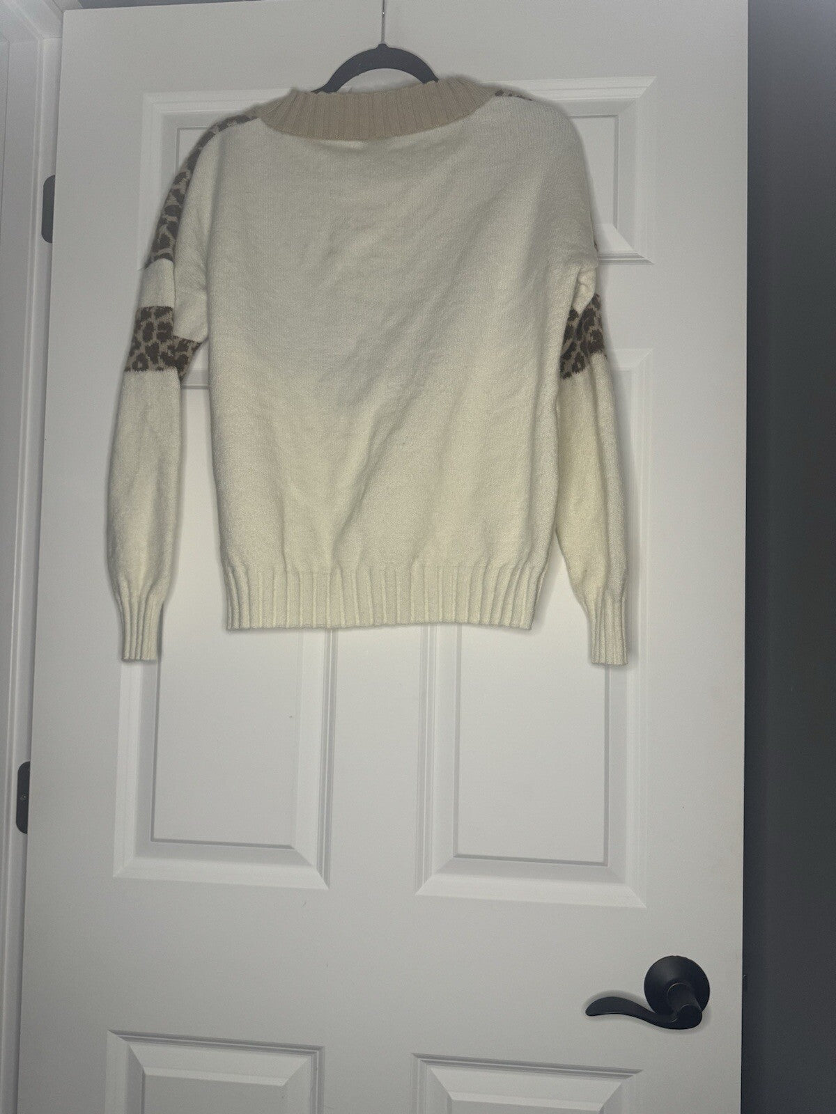 Daytrip V Neck Sweater Small Cream Brown Animal Print 