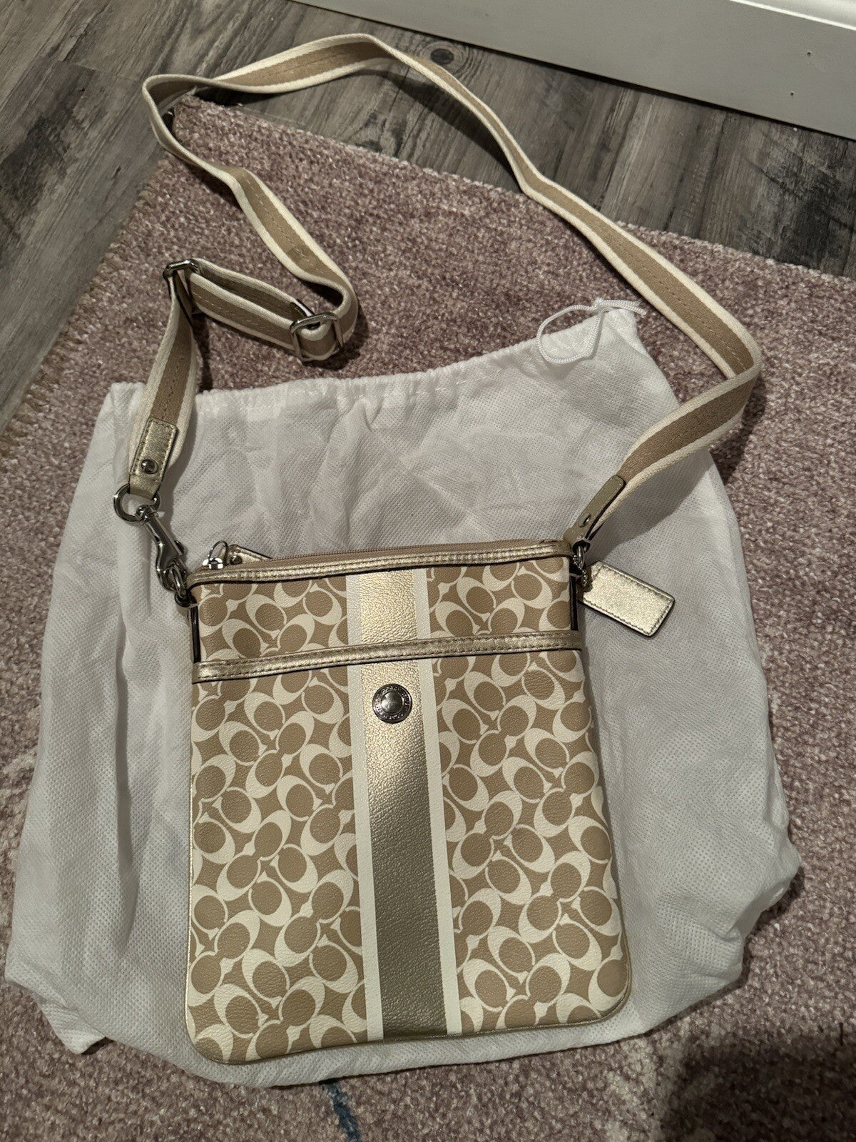 Coach Crossbody Purses Gold Cream Logo W Dust Cover 