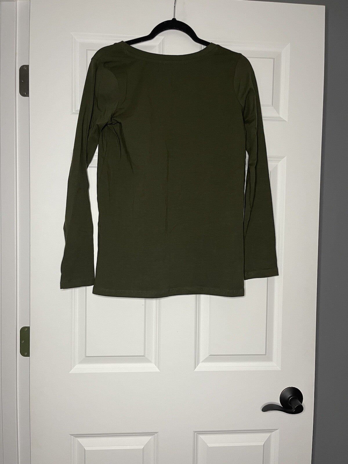 Zenana long sleeve v neck top green medium
