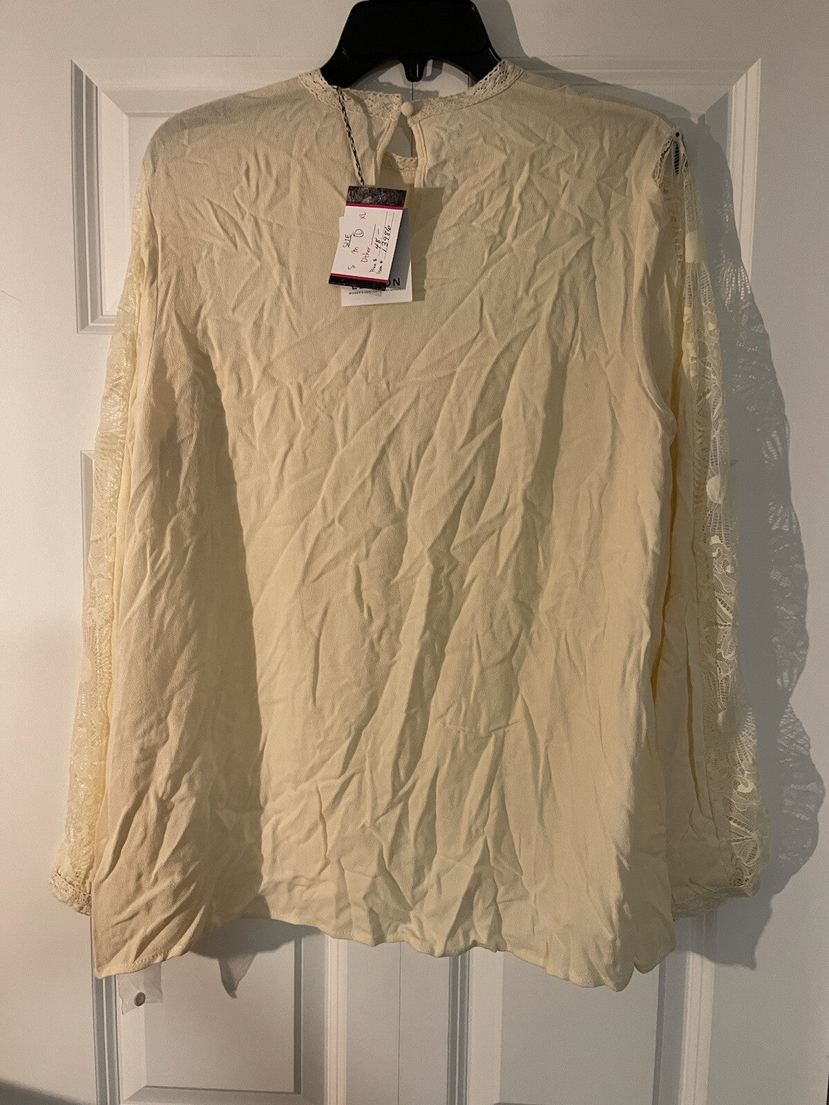 Ellison long sleeve blouse size large lace sleeves nwt
