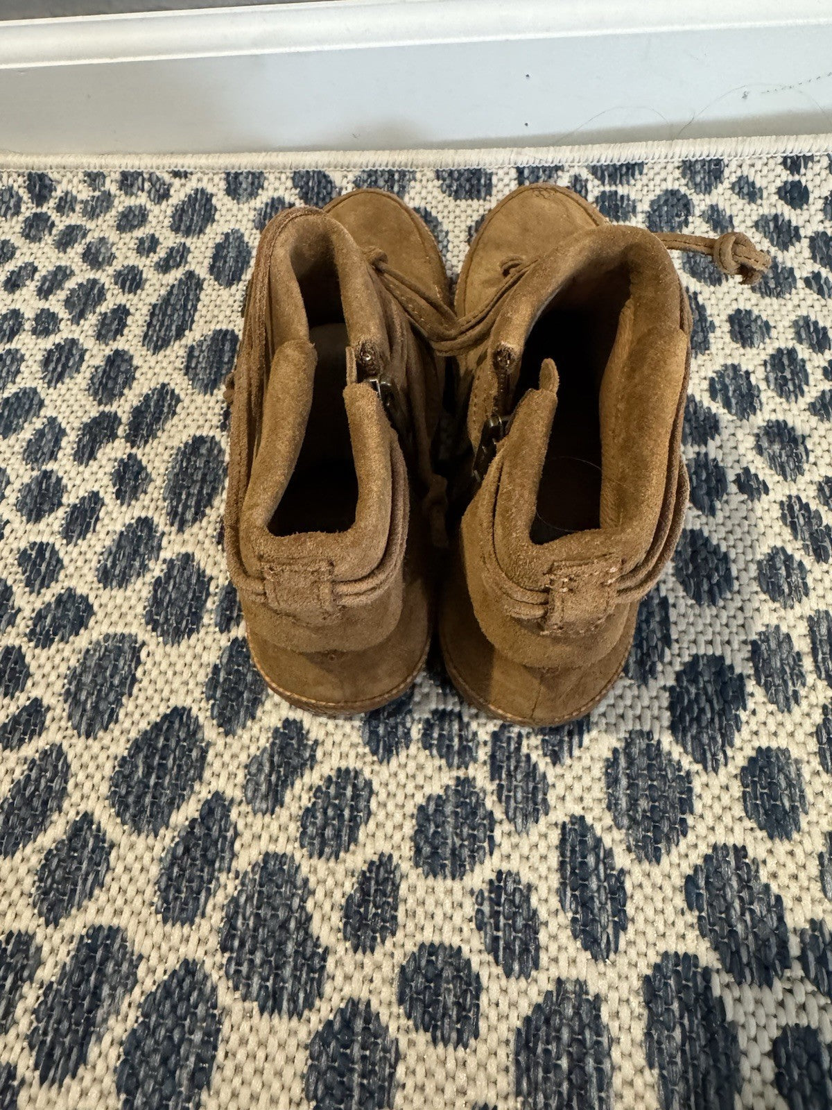 Ugg Chesnut Zipup Booties Size 6.5 Brand New W Box Small Defect On Rt Foot