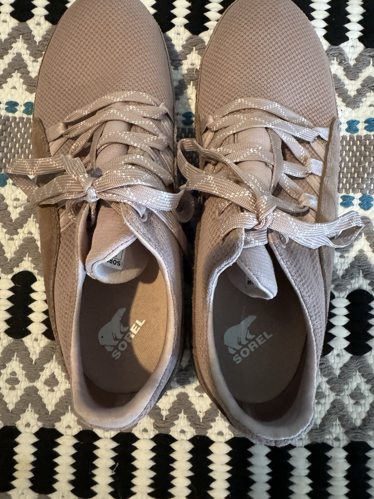 Sorel Sneaker Mauve Size 10.5 Waterproof In Excellent Condition 