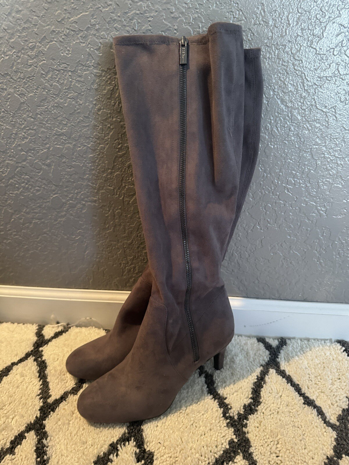 Bcbg Generation Gray Tall Boots 8m Brand New