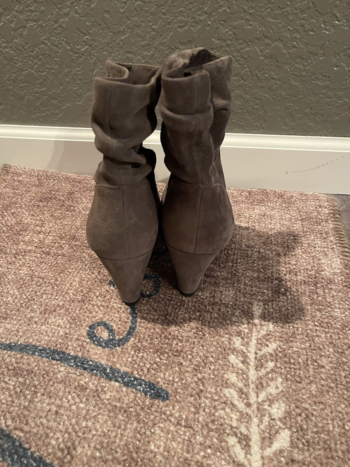 Alex Marie taupe bootie heels 9.5 New
