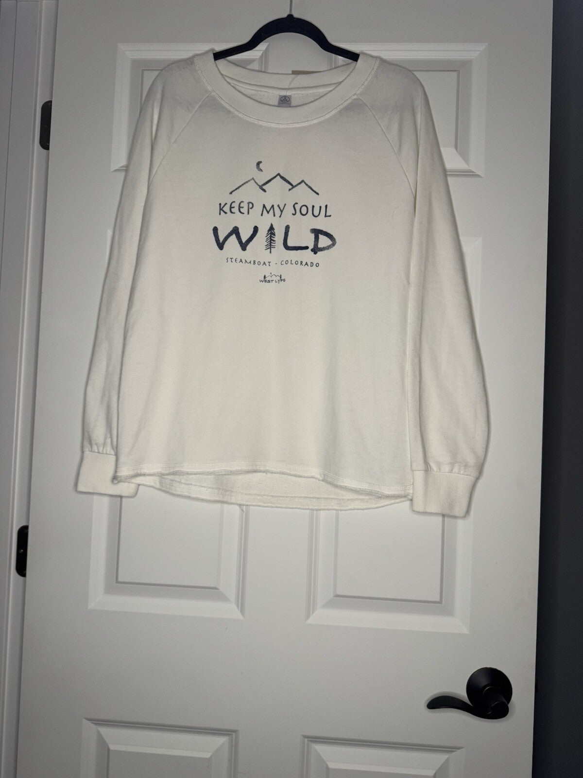 Alternative Cotton Keep My Soul Wild Steamboat Colorado  Sweatshirt Large Nwt