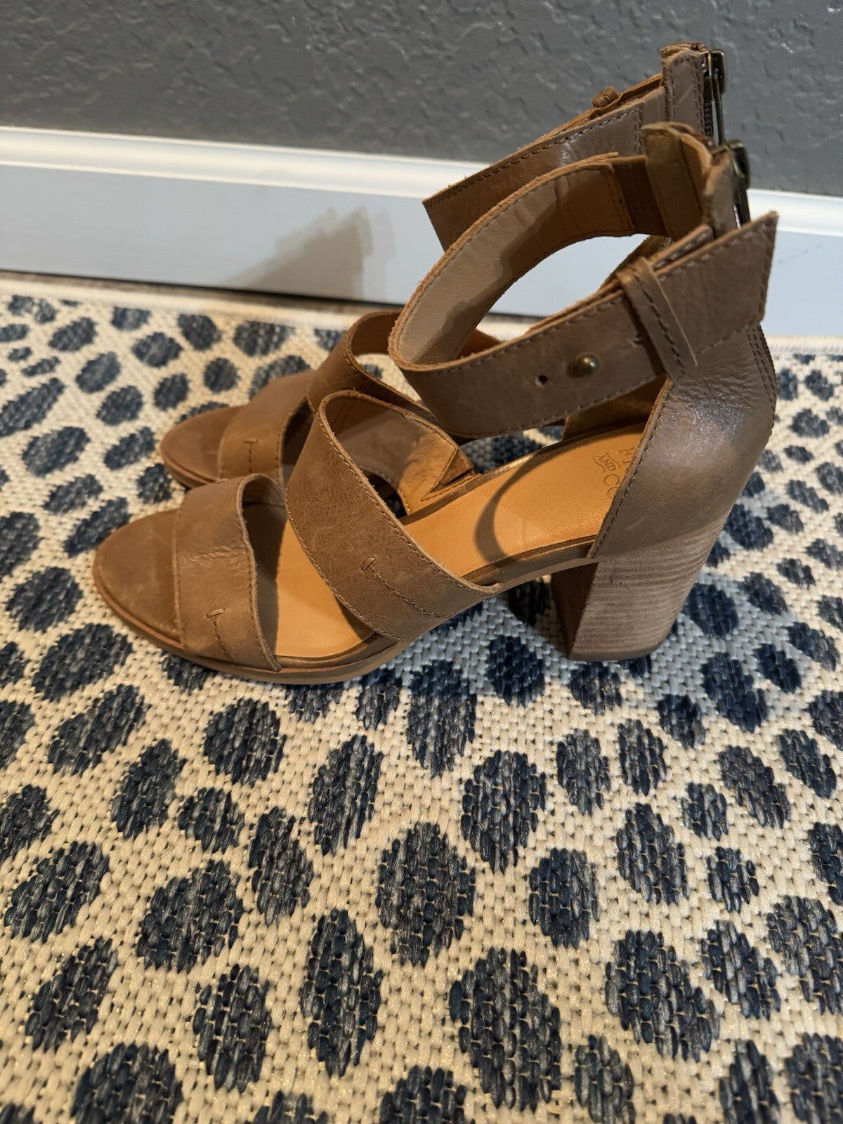 Frye And Co Strappy Heel Sandals 7.5 Brown