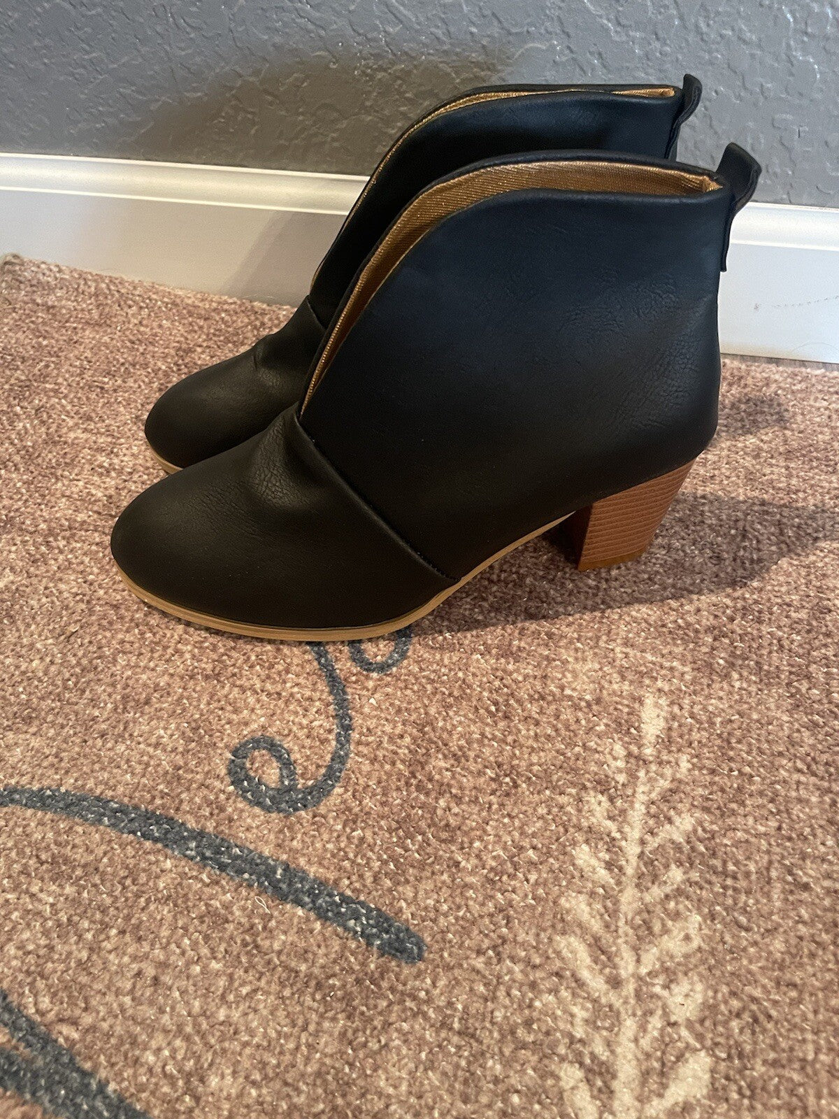 unbranded booties size 40 black brand new 