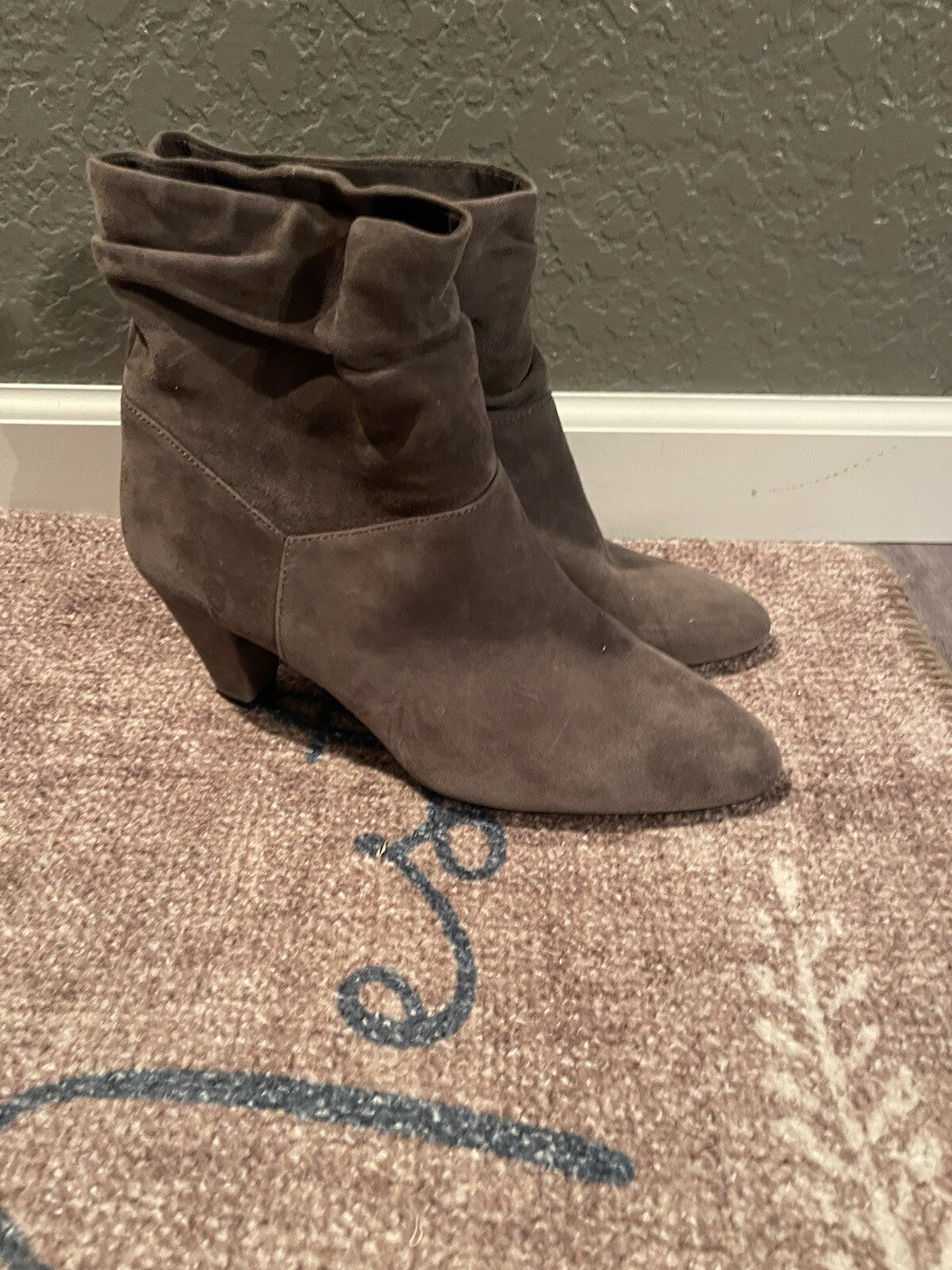 Alex Marie taupe bootie heels 9.5 New
