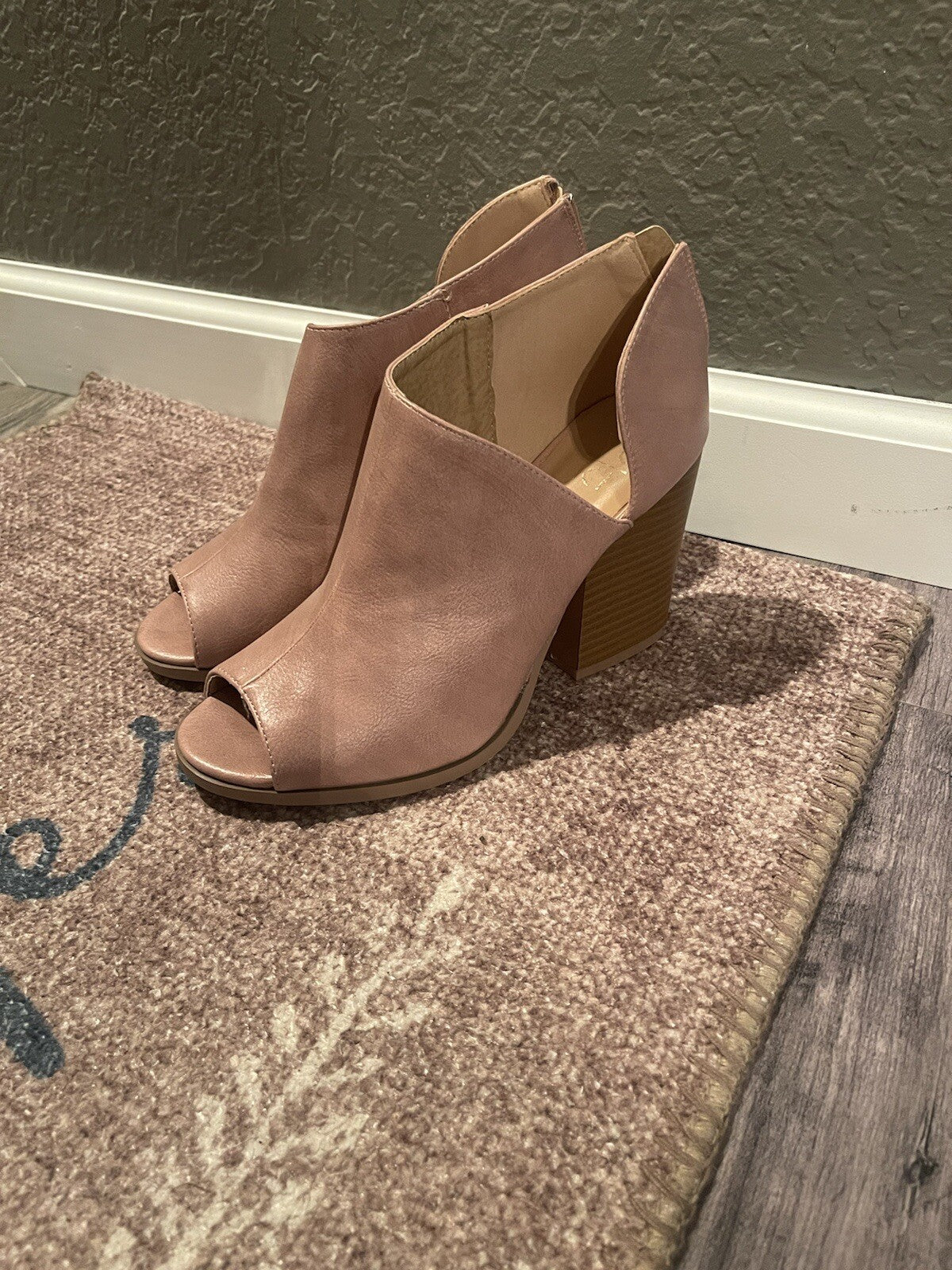 Yoki peep toe heels mauve 7.5 new 
