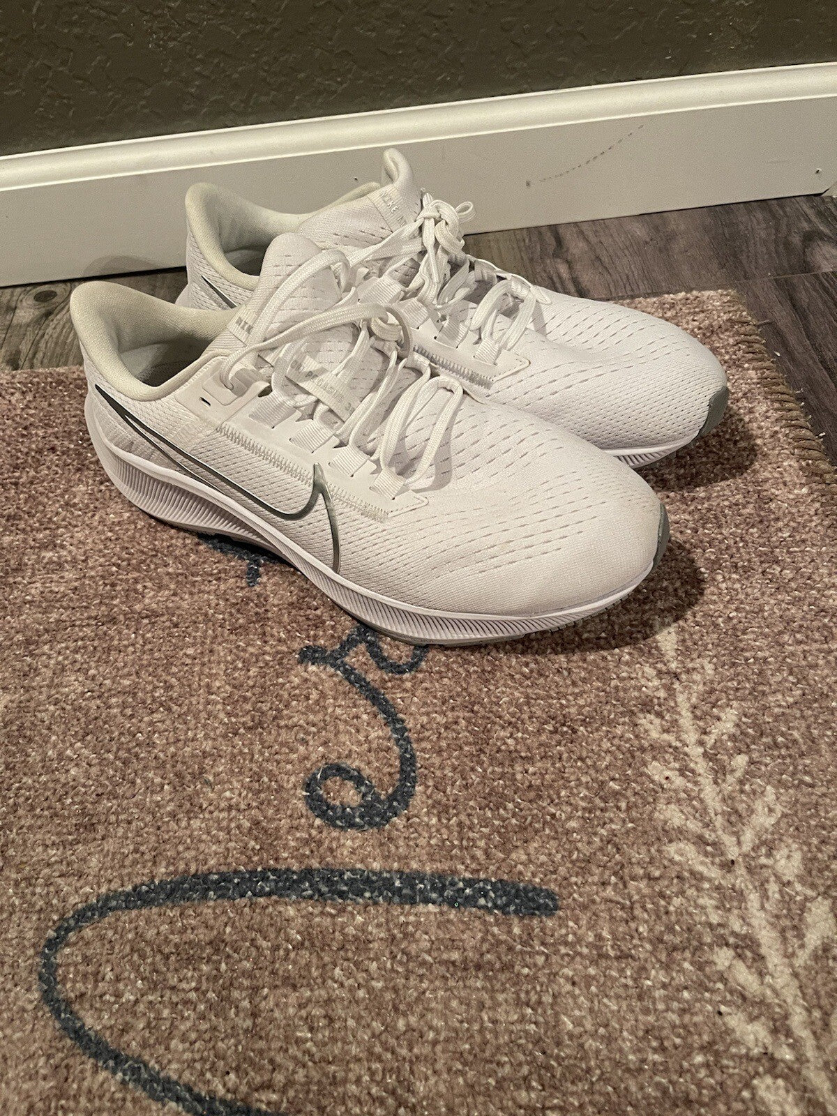 Nike Air Zoom Pegasus 38 White Sneakers Size 10 White