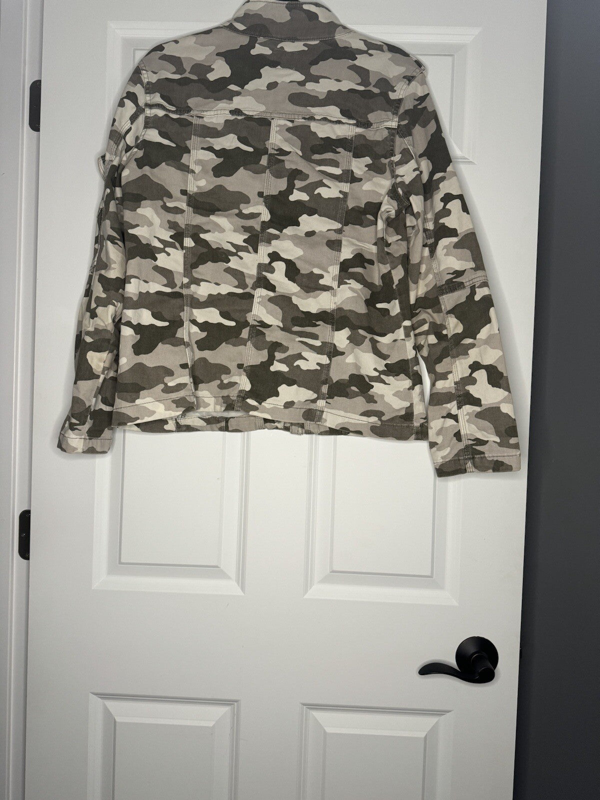 Kensie Jean Jacket Large Green Cream Taupe Camo Print