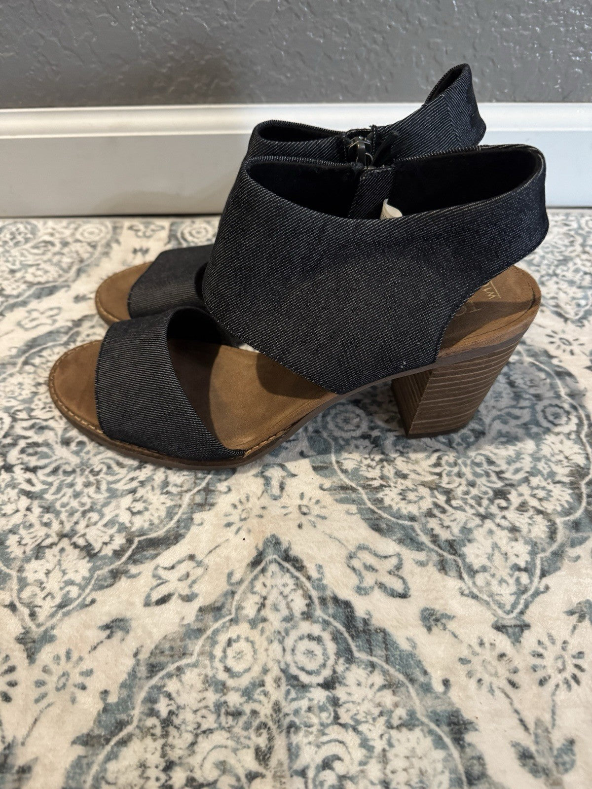 Tom’s Wedge Sandals Size 10 Jean Material  In Excellent Condition