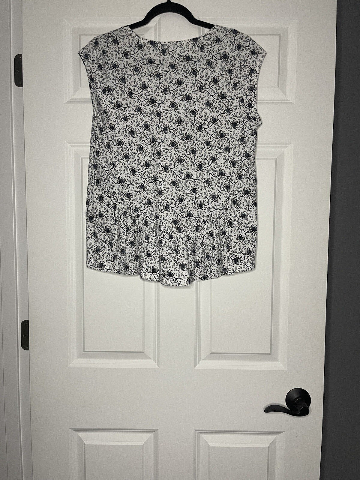 Loft sleeveless blouse large petite white multi floral NWT