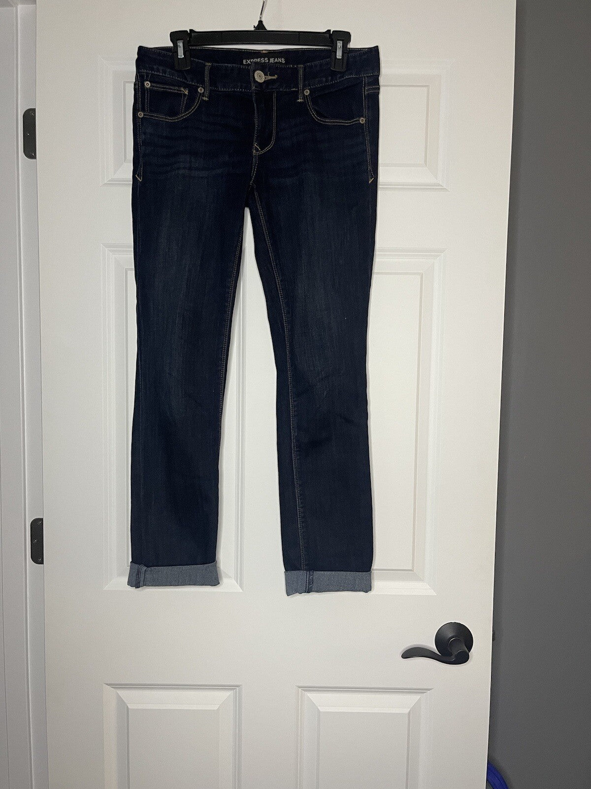 Express skinny lowrise jeans size 6 regular darkwash 