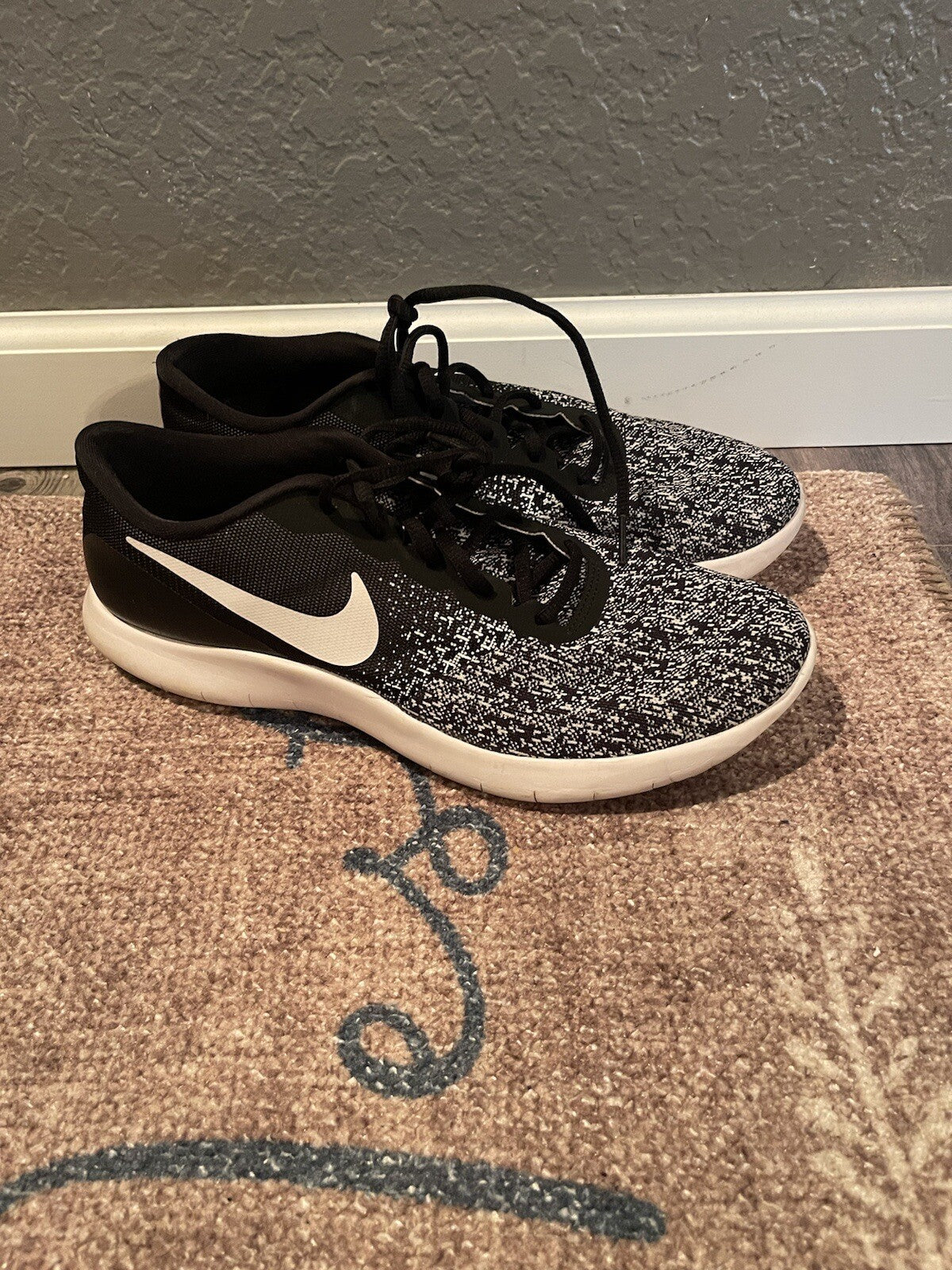 Nike flex contact black and white sneakers size 11