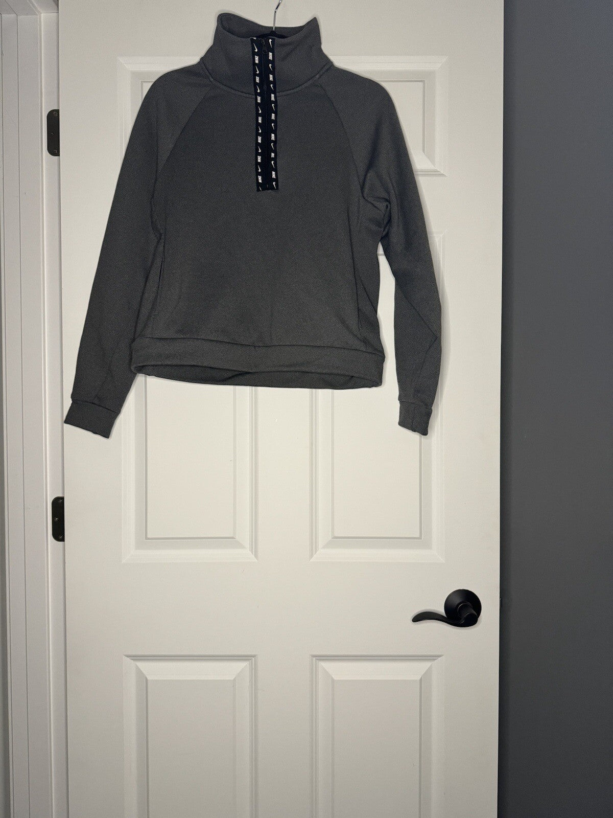 Nike Half Zip Sweatshirt Xs Gray Black White Logo In Excellent Condition