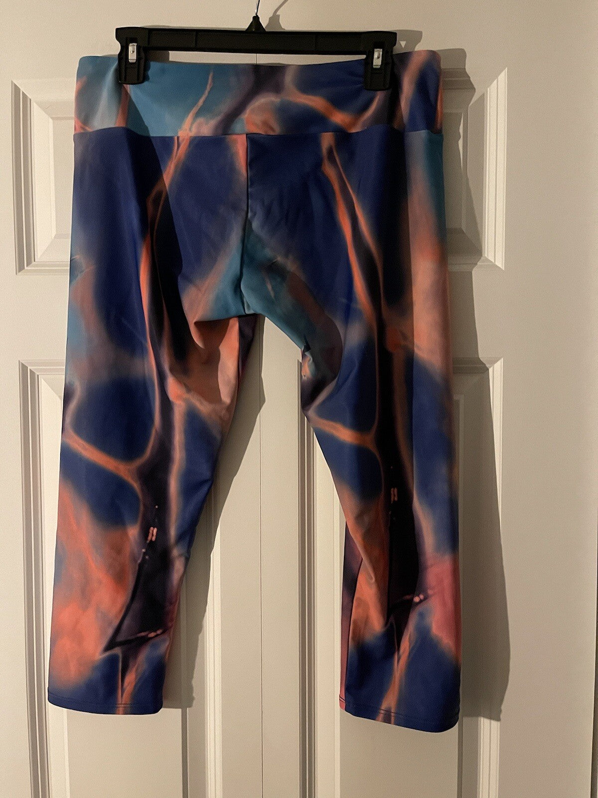 Onzie large yoga capris blue pink purple print 