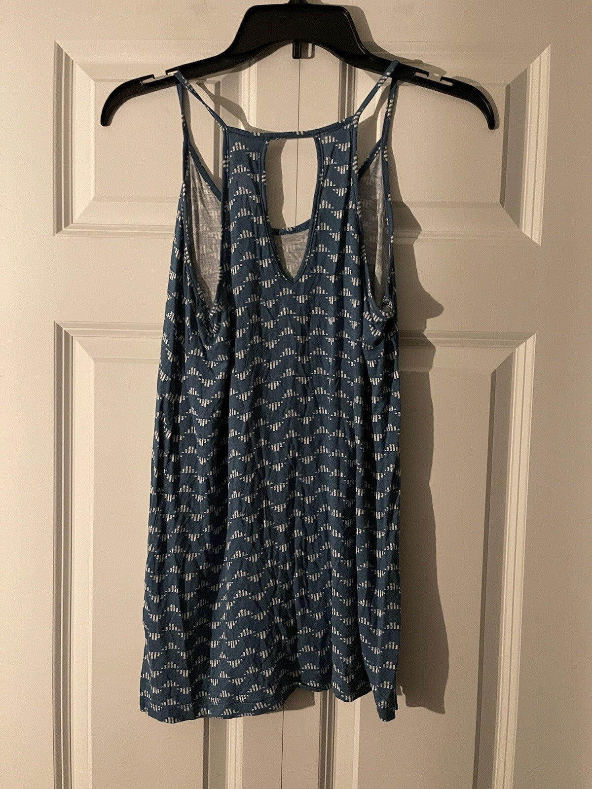 Old Navy sleeveless blouse xs Blue and white