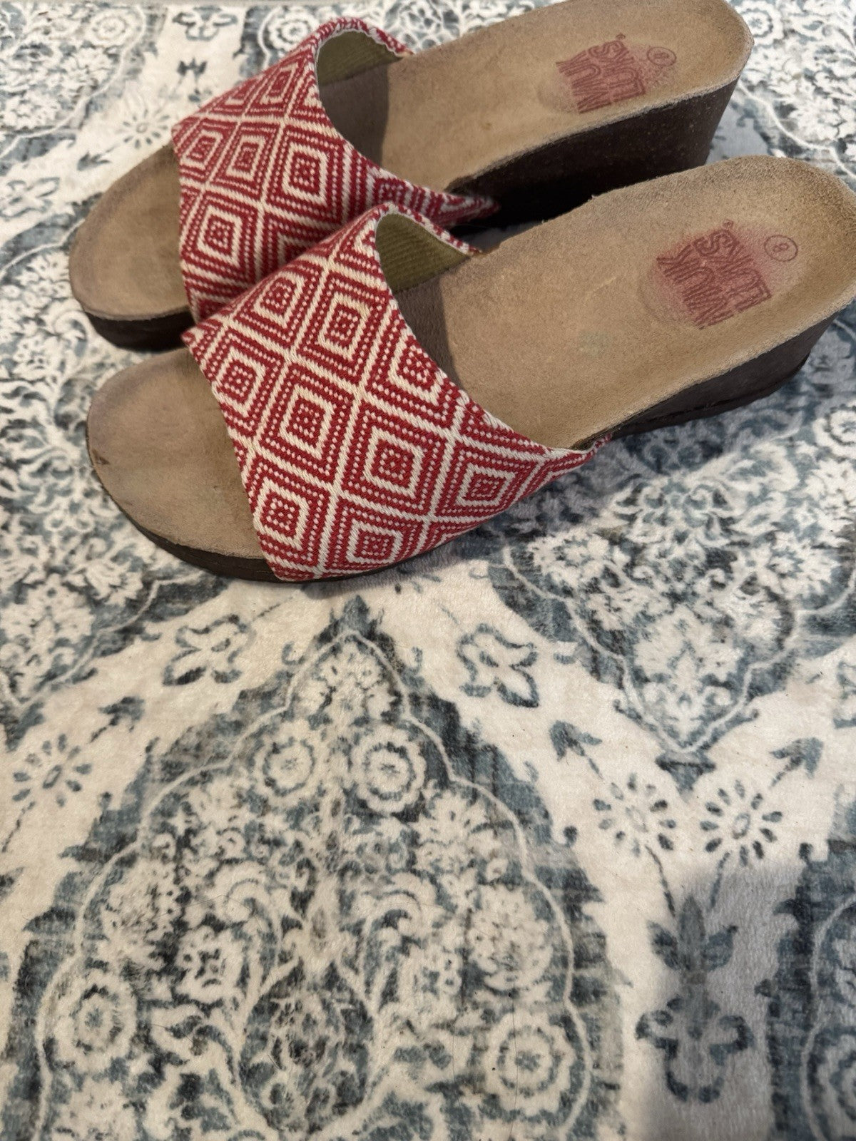 Muk Luks Sandals Red Cream Stitching Size 8 Small Scuffs As Shown