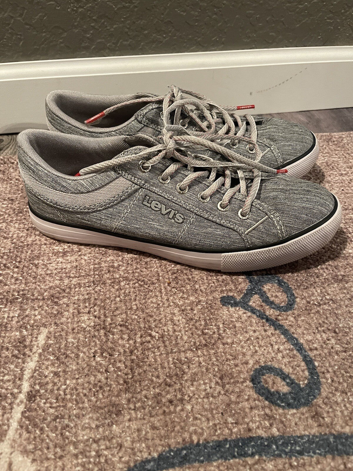 Levis sneakers size 8.5 heathered gray