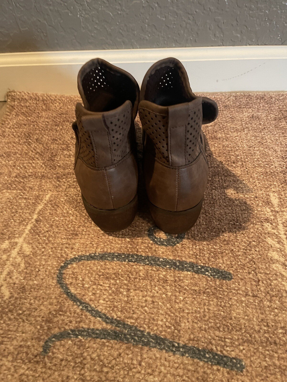 Natural Reflections Brown Booties 7.5 Brand New 