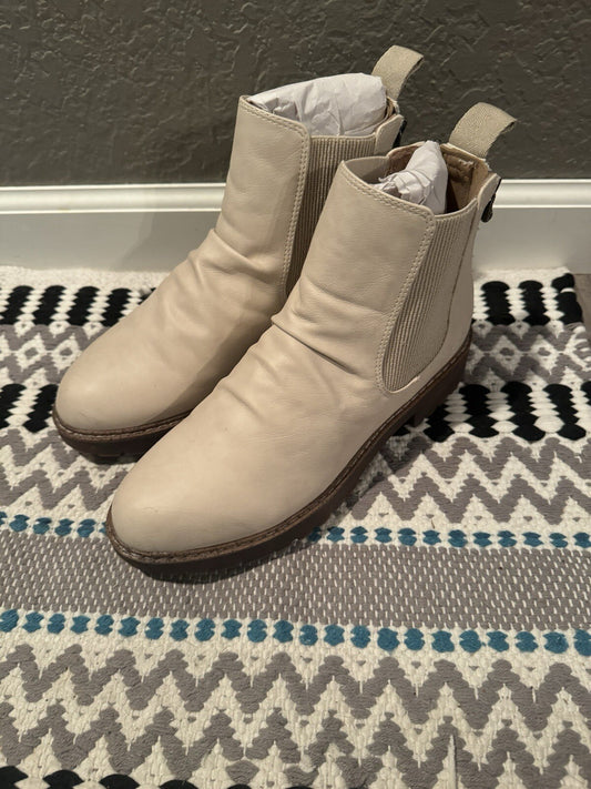 Blowfish Malibu Cloud Boots Size 9 In Excellent Condition