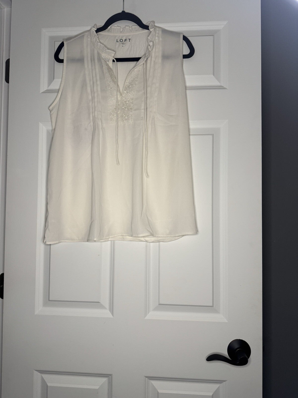 Loft Large Sheer Sleeveless Blouse Ivory W Lace Decor And Strings Nwt