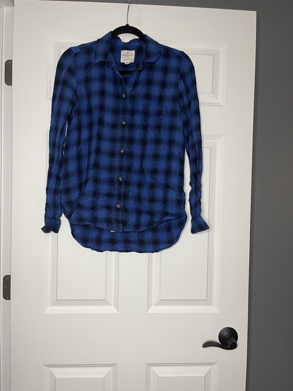 American Eagle boyfriend fit button up blouse medium blue black 