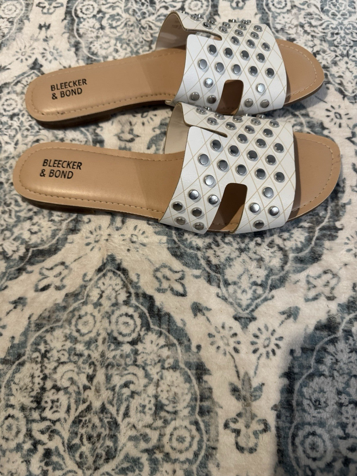 Bleeker And Bond Slide Sandals White Beige W Silver Beading Size 9